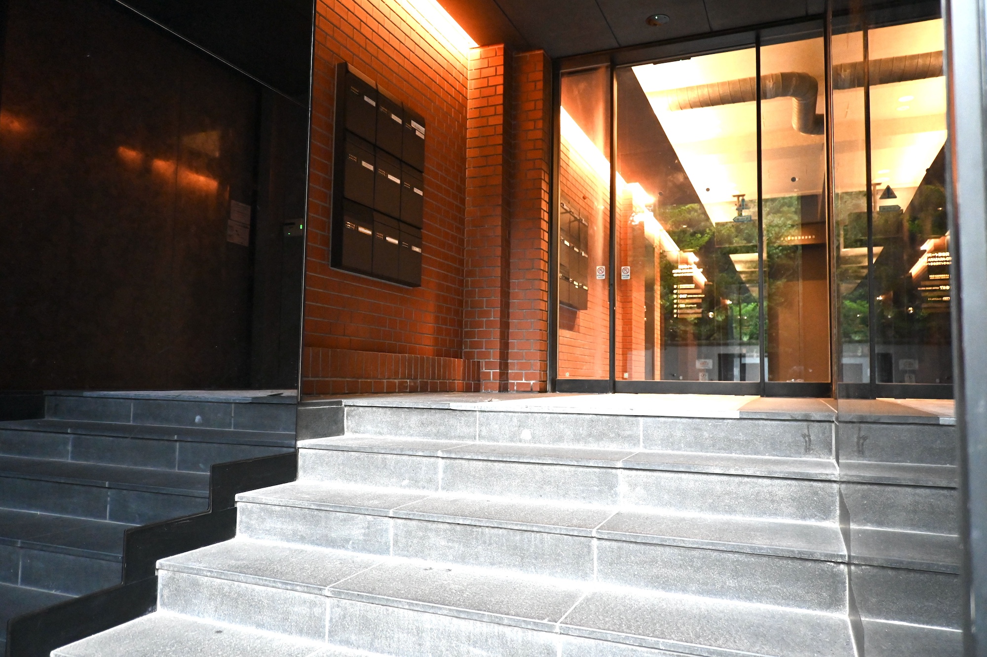 02 新宿駅9分、東京駅9分、渋谷駅8分の赤坂見附駅から至近のグッドアクセス